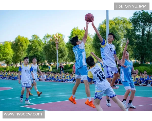 篮球赛末秒绝平三分惊艳全场观众 热血瞬间引爆全场欢呼 篮球赛末秒绝平三分惊艳全场观众 热血瞬间引爆全场欢呼